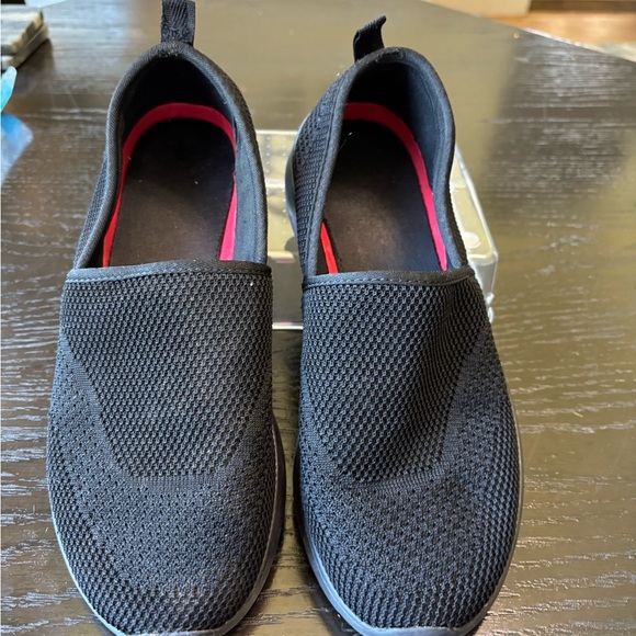 Levi's Shoes - Levi’s Black Slip- On Mesh Womens Shoes Size 8.5‎